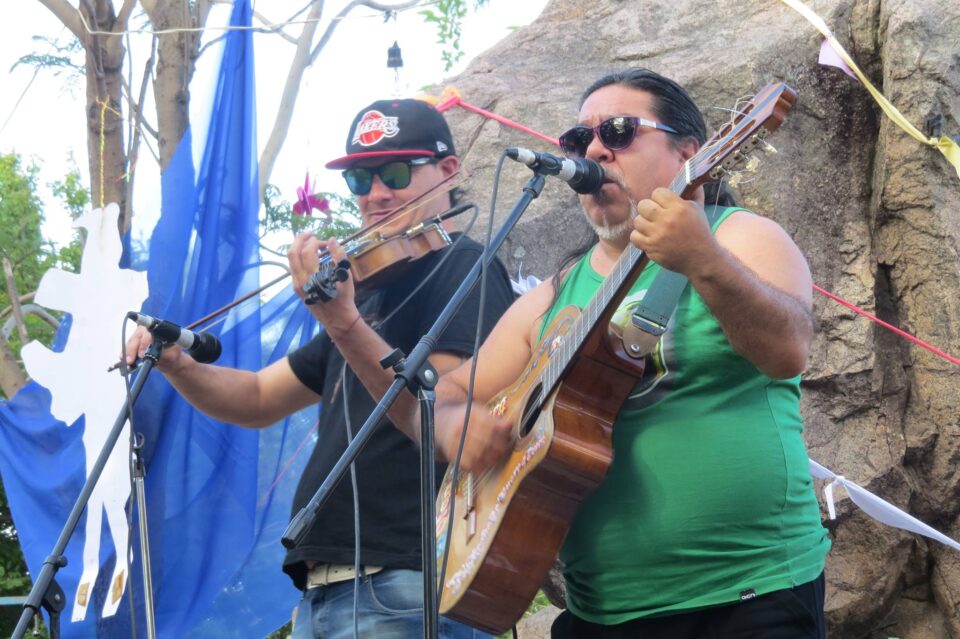 Javier Burgos: un bagaje de proyectos musicales a lo largo de mas de 20 años en Cosquín